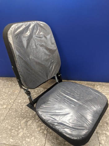 Кресло среднее складное на КАМАЗ за 5500 рублей в магазине remzapchasti.ru 5320-6831010 №14