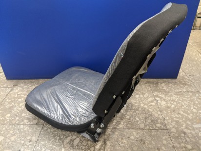 Кресло среднее складное на КАМАЗ за 5500 рублей в магазине remzapchasti.ru 5320-6831010 №20