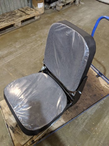 Кресло водителя низкое на КАМАЗ за 16500 рублей в магазине remzapchasti.ru 5320-6810010 Н №73